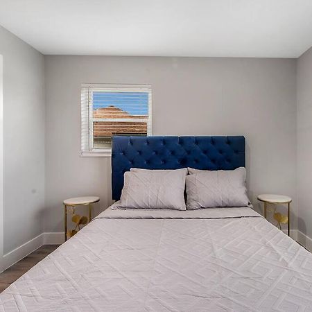 Modern Getaway Near The Beach With Room For A Boat Уест Палм Бийч Екстериор снимка